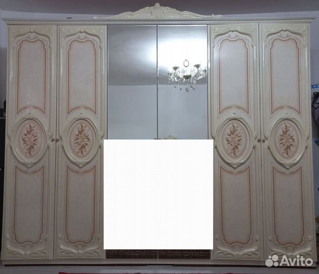 Спальный гарнитур