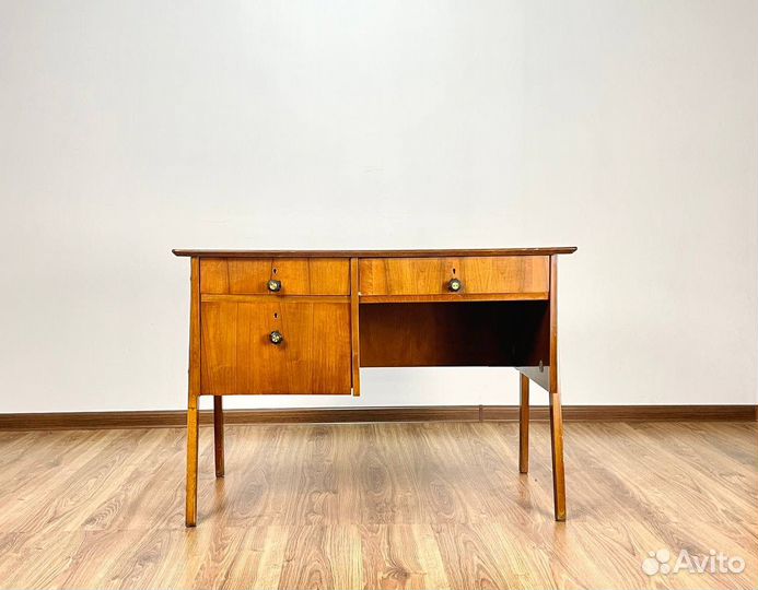 Винтажный письменный стол mid century