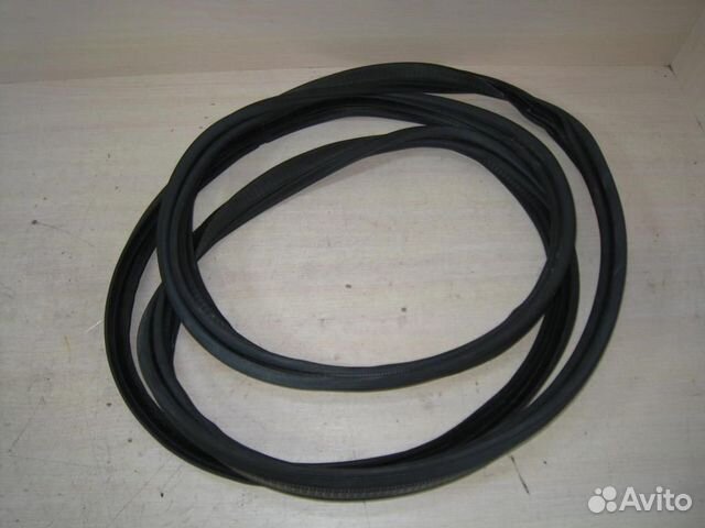 Уплотнитель проема багажника Subaru Forester SJ/S