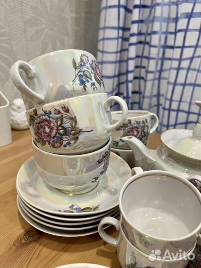 Фарфоровый чайно-кофейный сервиз (винтаж)