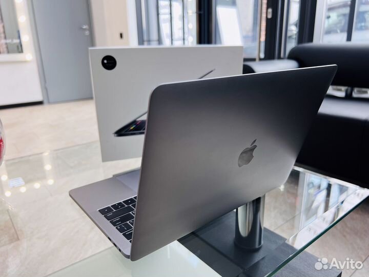 Apple MacBook Pro 2018 RU/A Идел. Магазин
