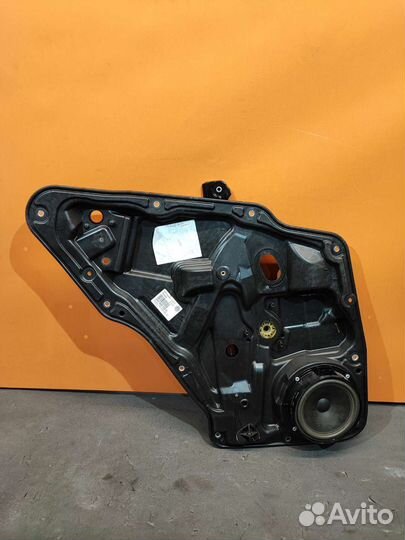 Стеклоподъемник задний Volkswagen Tiguan 5N1