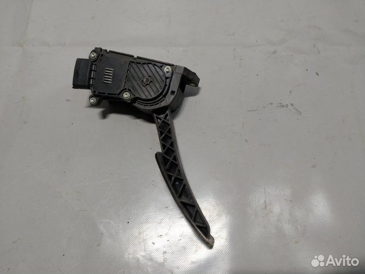 Педаль газа Ваз Калина универсал 8 клапанный 2012