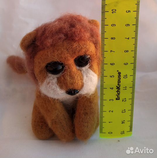 Лев - войлочная игрушка