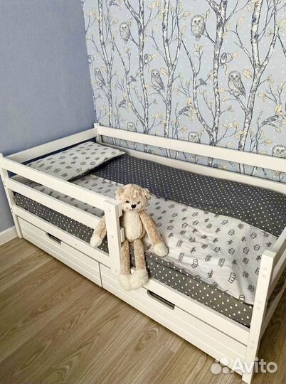 Детская кровать из массива дерева