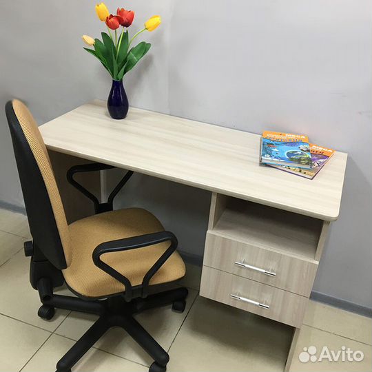 Стол компьютерный