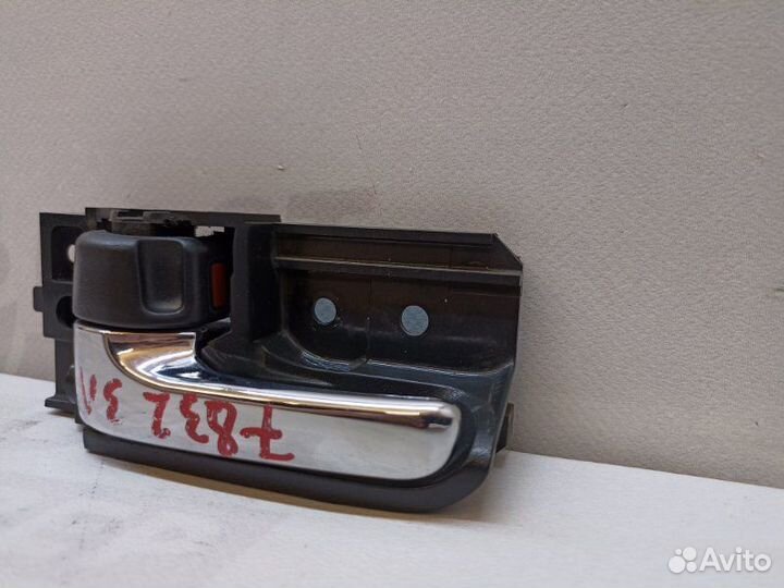 Ручка двери внутренняя задняя левая Toyota Avensis