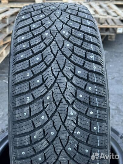 Triangle IcelynX TI501 215/55 R17 98T