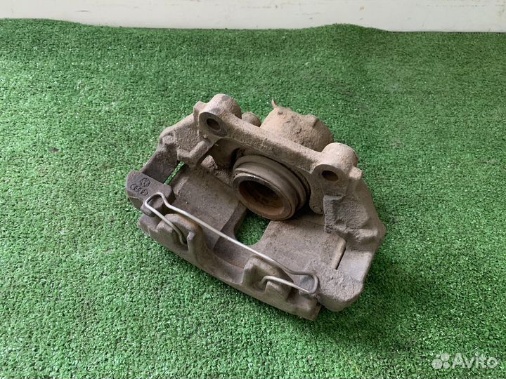 Суппорт передний правый VW passat b5