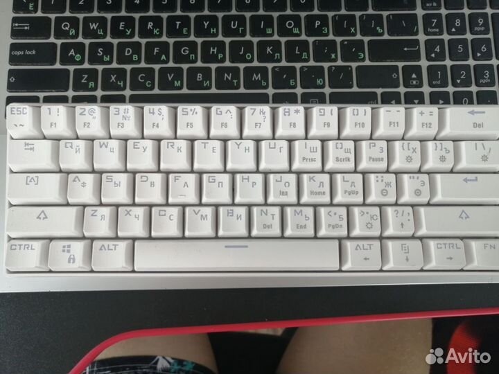Игровая механическая клавиатура белая