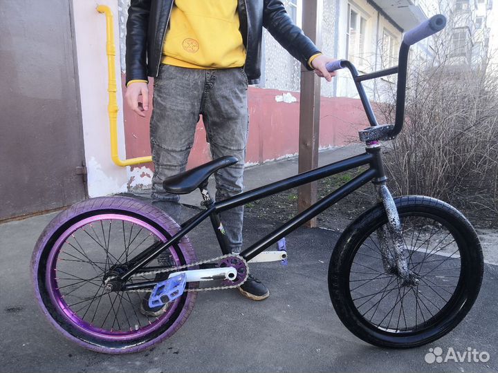 Трюковой велосипед BMX