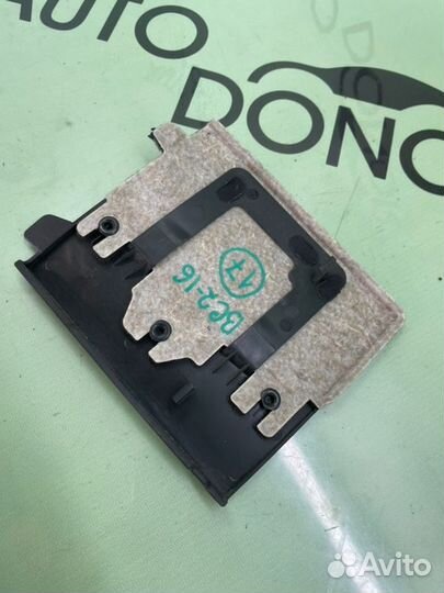 Накладка двери багажника Volkswagen Touareg 7L