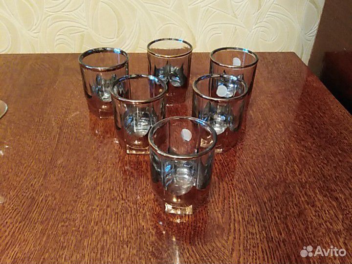 Стаканы, бокалы, стопки