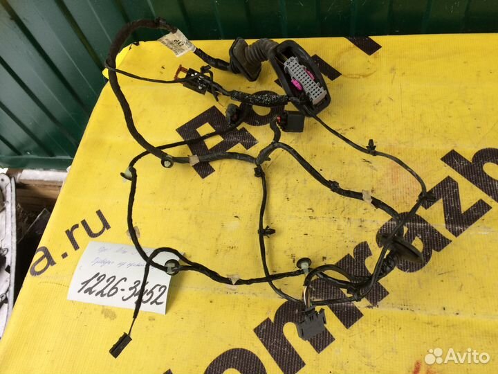 Проводка передней правой двери Opel Astra J 5D