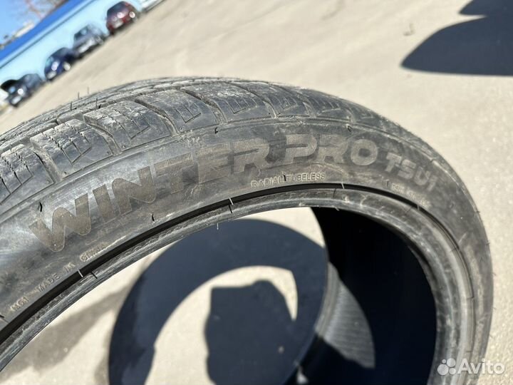 Tourador Winter Pro TSU1 245/40 R20 и 275/35 R20