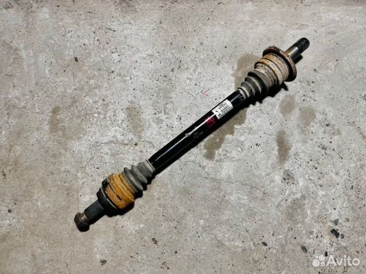 Привод задний левый Bmw 7 F02 N63B44A 2011