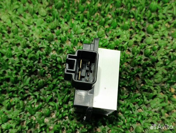 Реостат мотора отопителя Toyota Fortuner