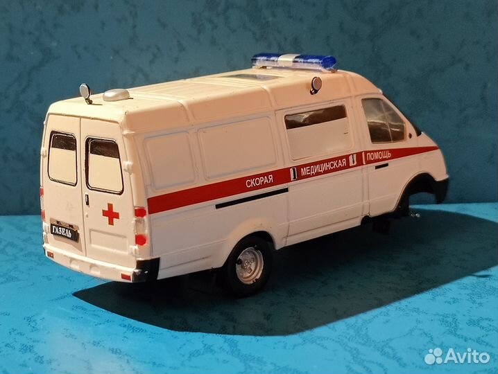 Модель автомобиля газ - 32214 Газель 1/43