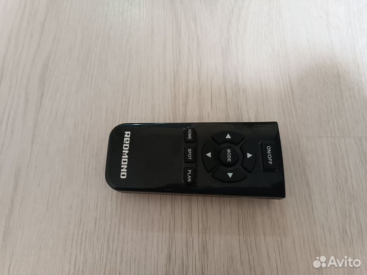 Робот-Пылесос Redmond RV-R300