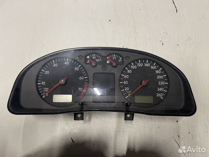 Панель приборов Volkswagen Passat B5 1996-2000