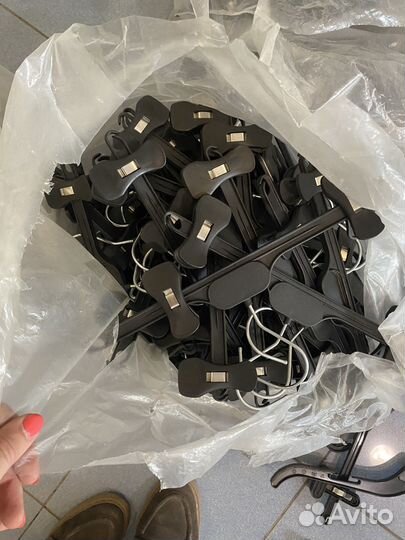 Вешалки плечики пластик