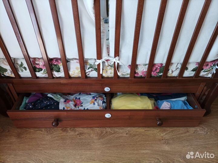 Детская кроватка