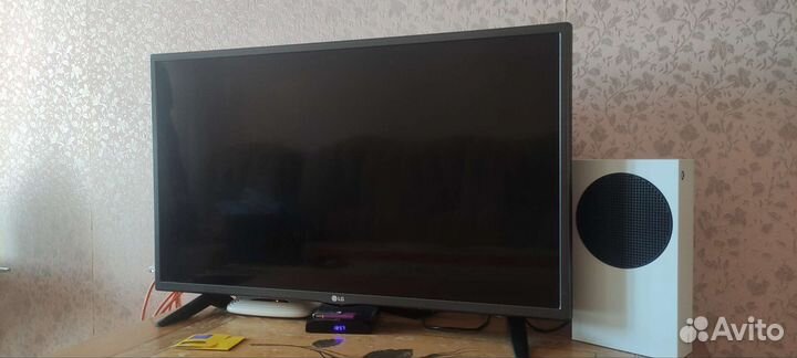Телевизор LG smart tv 32