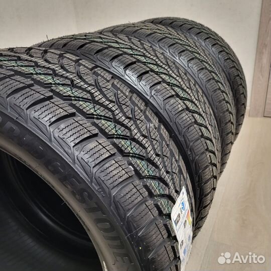 Bridgestone Blizzak LM-32 225/50 R17 94H