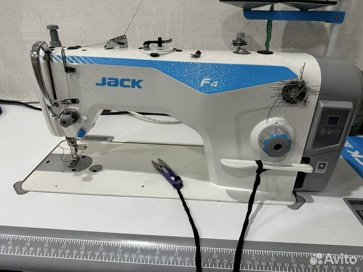 Швейная машина jack f4
