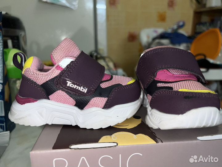 Кроссовки для девочки