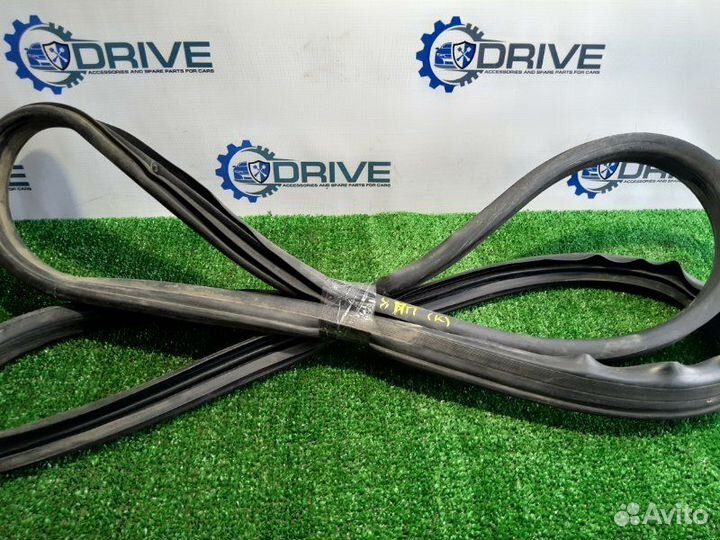 Уплотнитель проема двери передний правый Datsun