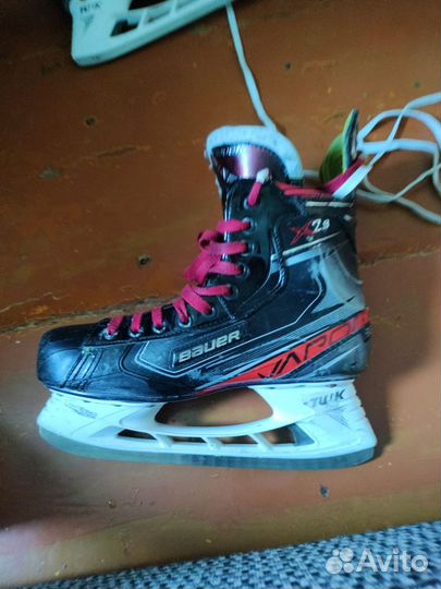Хоккейные коньки bauer 45 размер