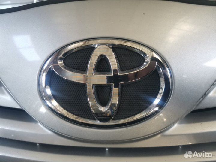 Эмблема Toyota Camry 40 2007