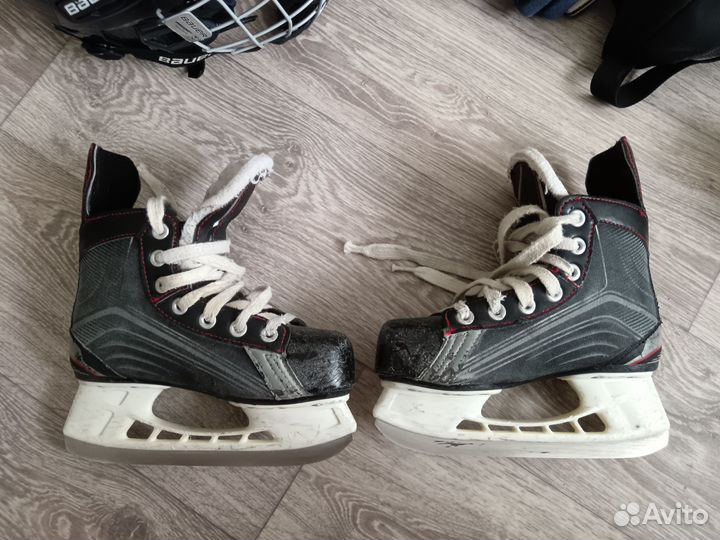 Хоккейные коньки bauer vapor x200