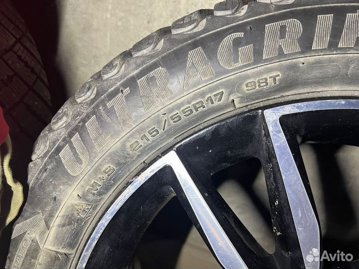 Goodyear Ultragrip Ice Arctic 215/55 R17 98T