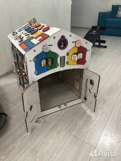 Бизиборд домик большой. без торга