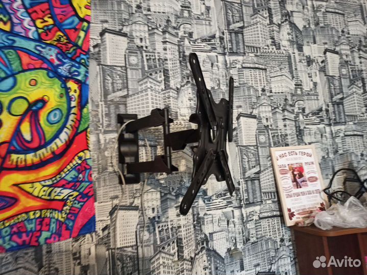 Кронштейн для телевизора