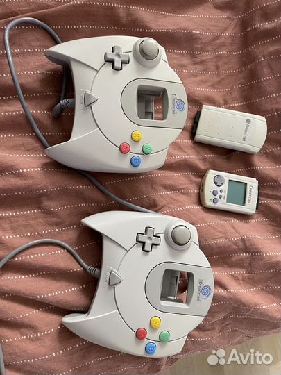 Sega Dreamcast (GD emu, 2 джоя, карта, вибро, VGA)
