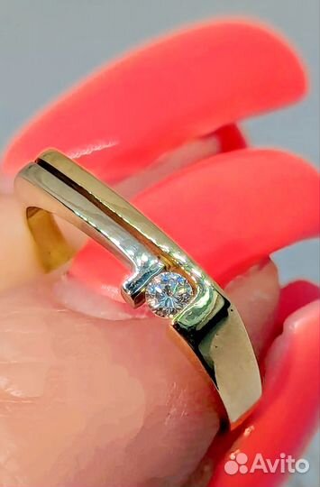 Золотое кольцо с бриллиантом 15,5 размер