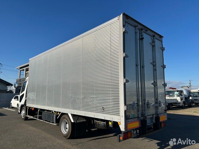 Промтоварный фургон 30 м³ Mitsubishi Fuso Fighter, 2006