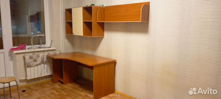 Детский уголок с кроватью и столом