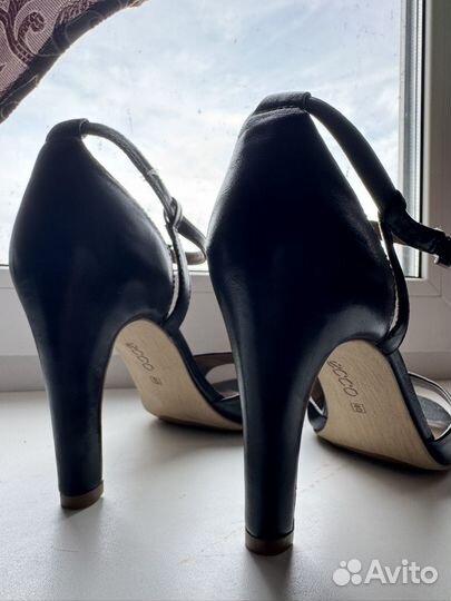 Босоножки ecco 40