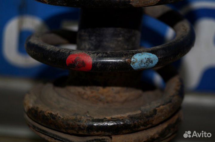 Амортизатор задний левый Mitsubishi Lancer 9