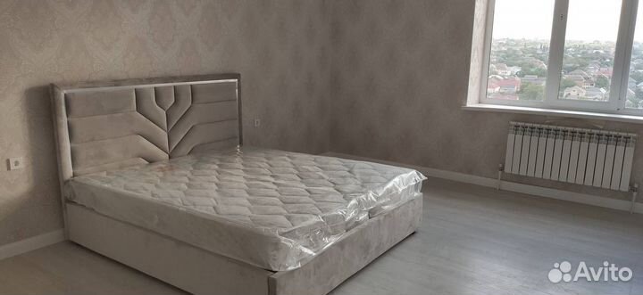 Спальная кровать