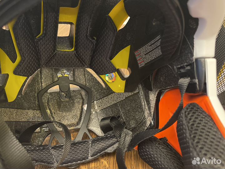 Шлем MET parachute MCR