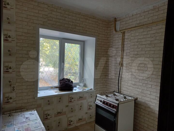 3-к. квартира, 54 м², 1/4 эт.
