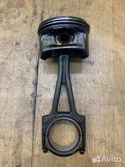 Поршень Opel Astra H Z16XEP 2005