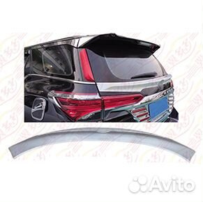 Спойлер на заднюю дверь под стекло Toyota Fortuner
