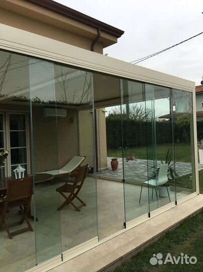 Безрамное остекление террасы, веранды, беседки