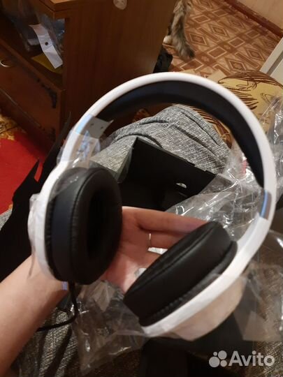 Игровые наушники Edifier G2ll белые